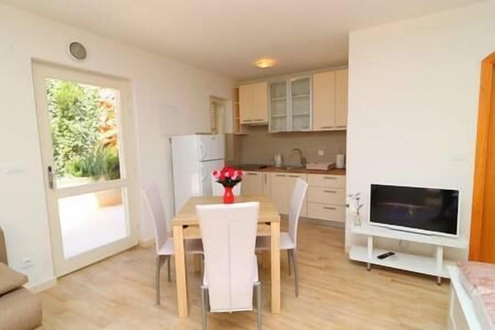 Apartments Seafront Silence