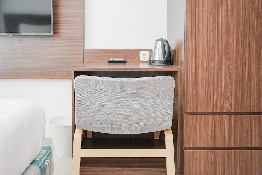 Modern Studio Apartment at Tree Park Cikokol