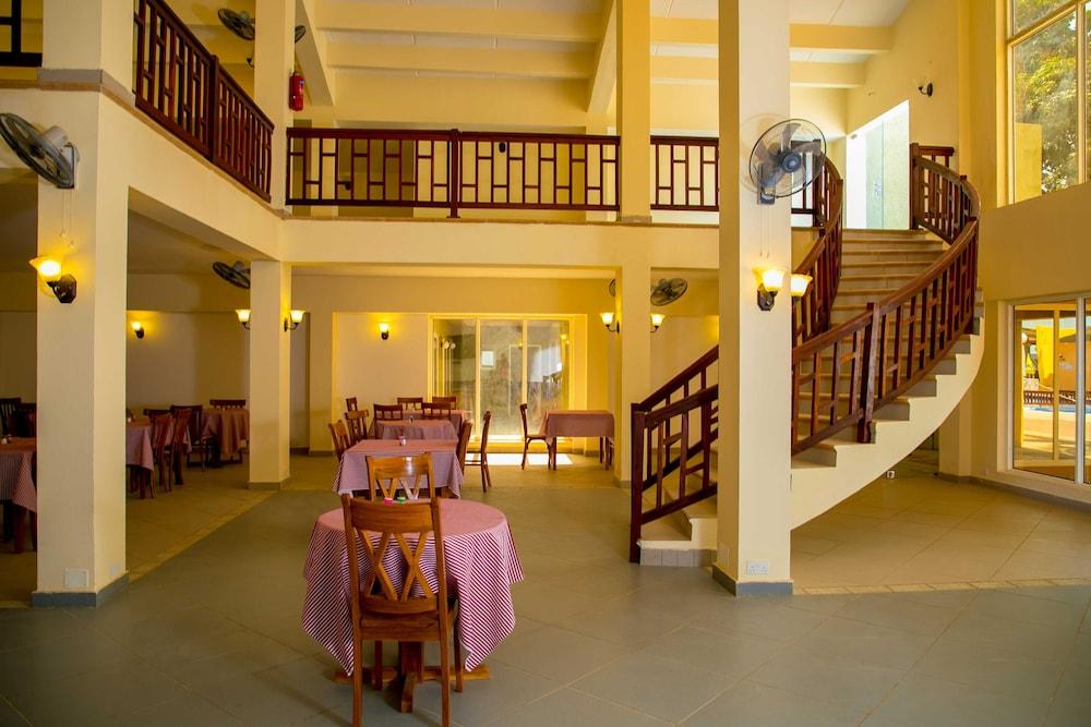 Tropic Gardens Hotel