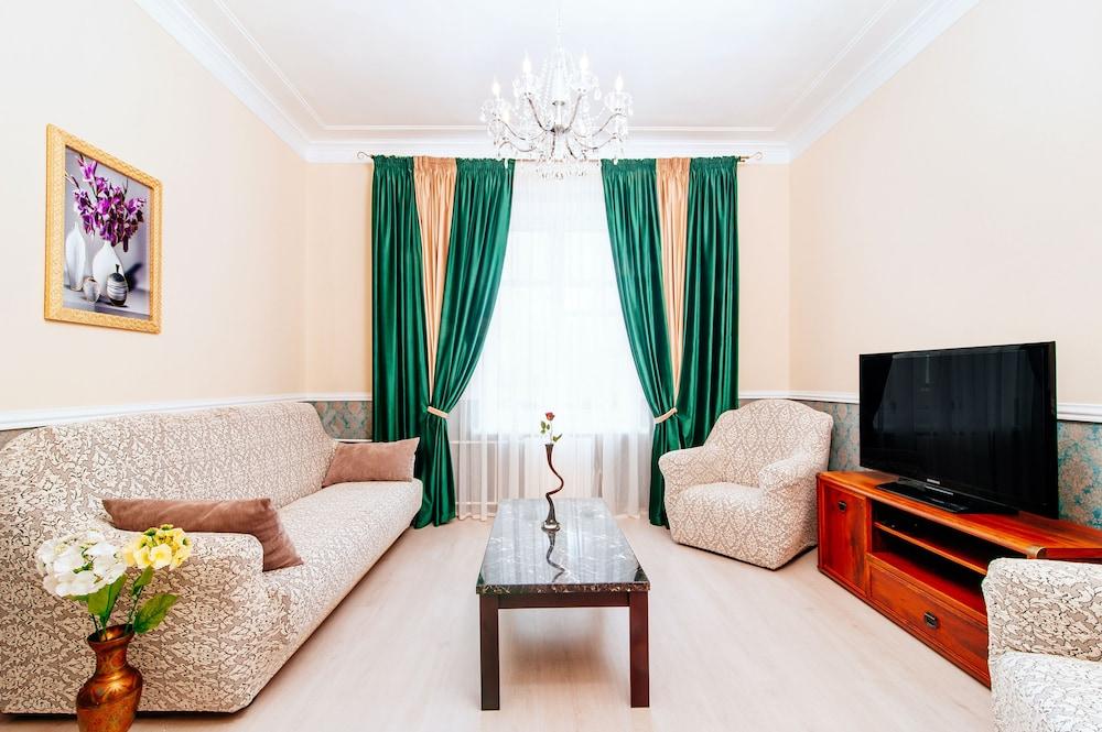 Apartments near Train Station