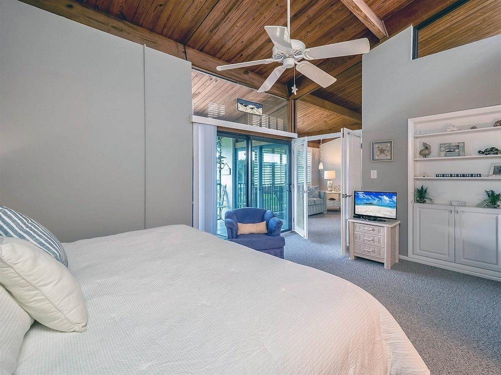 Loggerhead Cay by Dream Vacation Rentals
