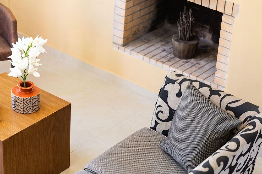 Loutra-one Bedroom Apartment