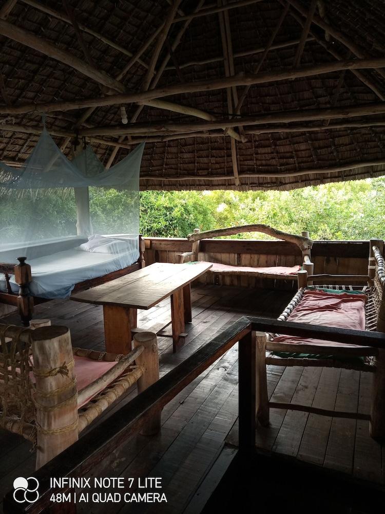 Room-mida Creek Eco Camp - Cottage House