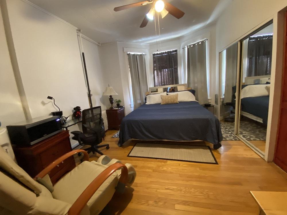 Room-7 Private Room With Jacuzzi, Massag