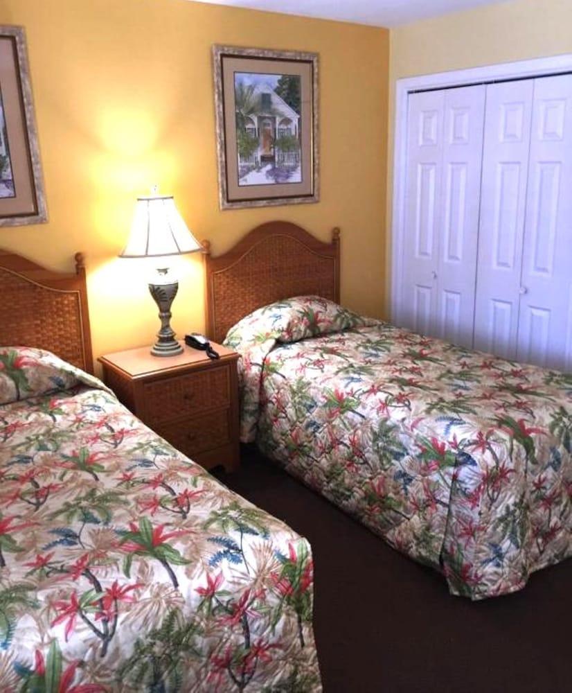 Soundside Holiday Beach Resort