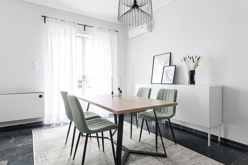 Spacious Apartment near HELEXPO