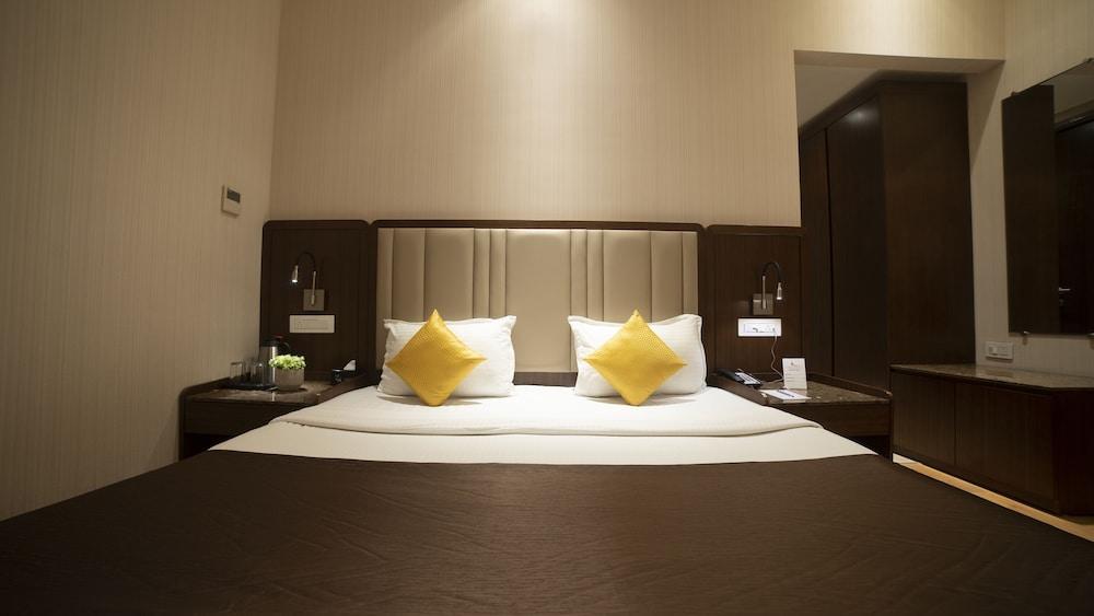 Hotel Rajhans Abhinandan