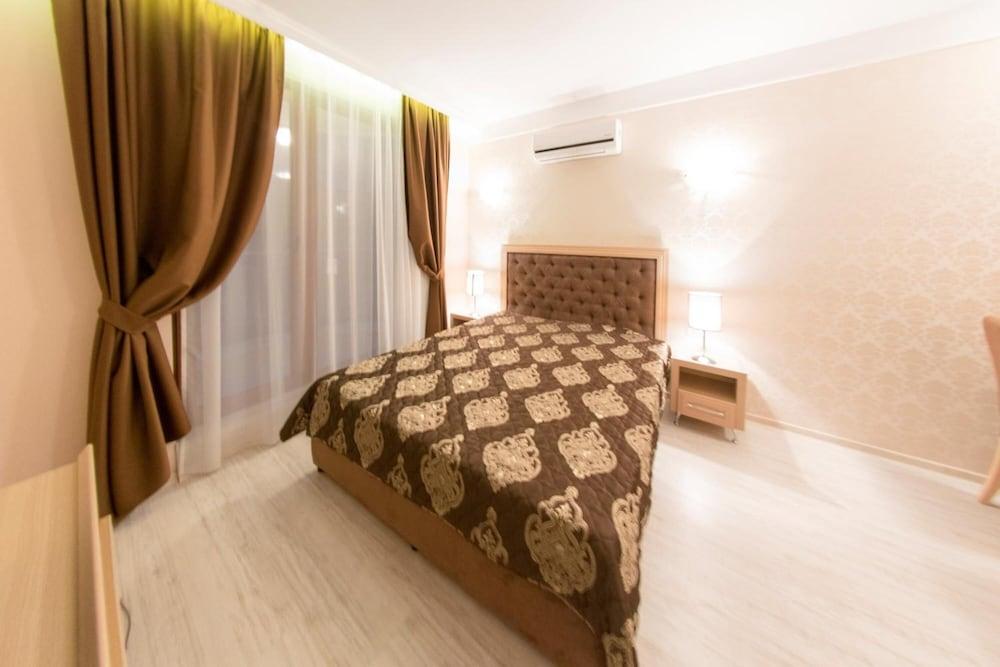 Harmony Suites Saint Vlas