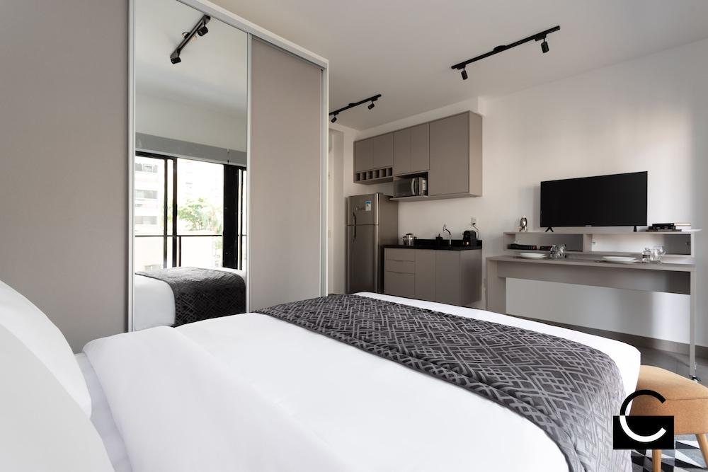 Charlie Oscar Freire