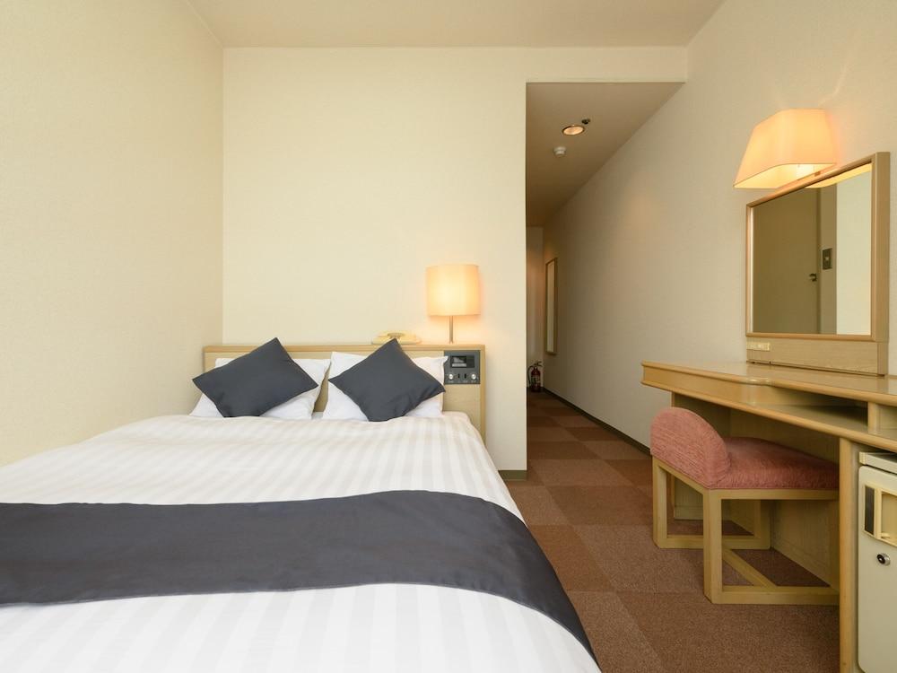 Tabist Ueda Station Hotel