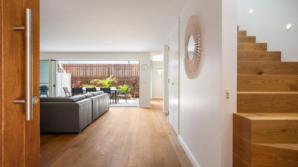 Your Luxury Escape - Ocean Sapphire