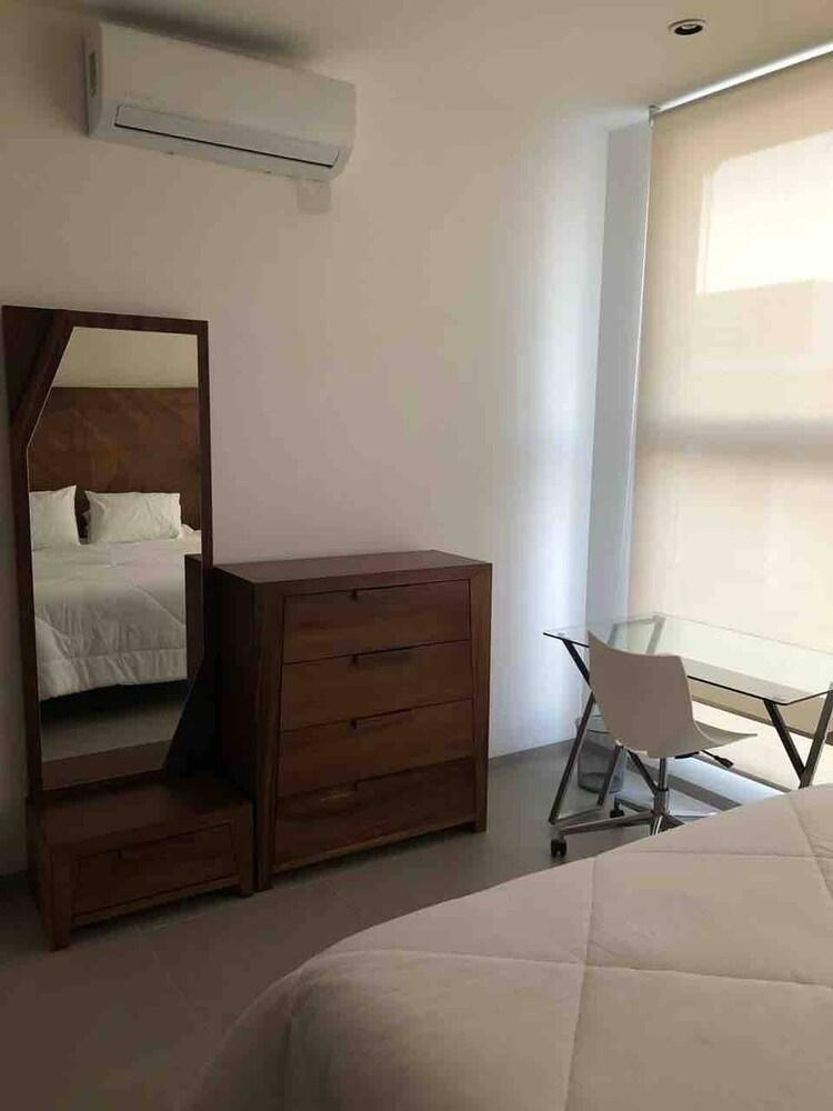 Luxury House With all the Amenities Gym Seg Aa cal Pool Tv Wifi