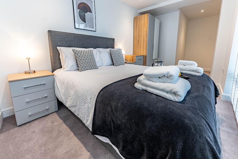 Celador Apartments - Wellington House