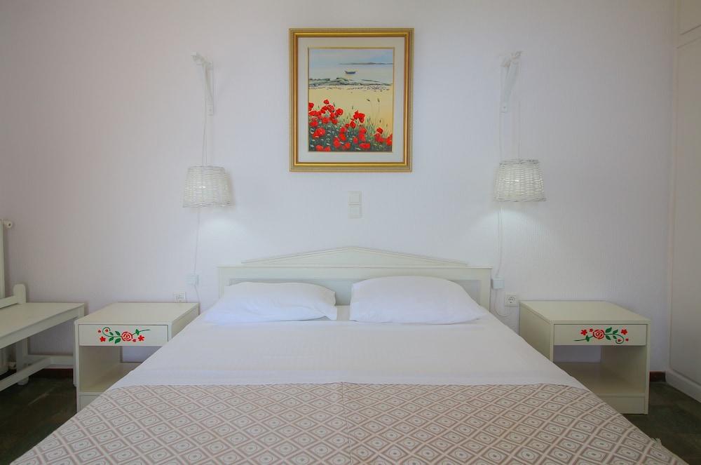 Home with View of Agios Ioannis in Tinos