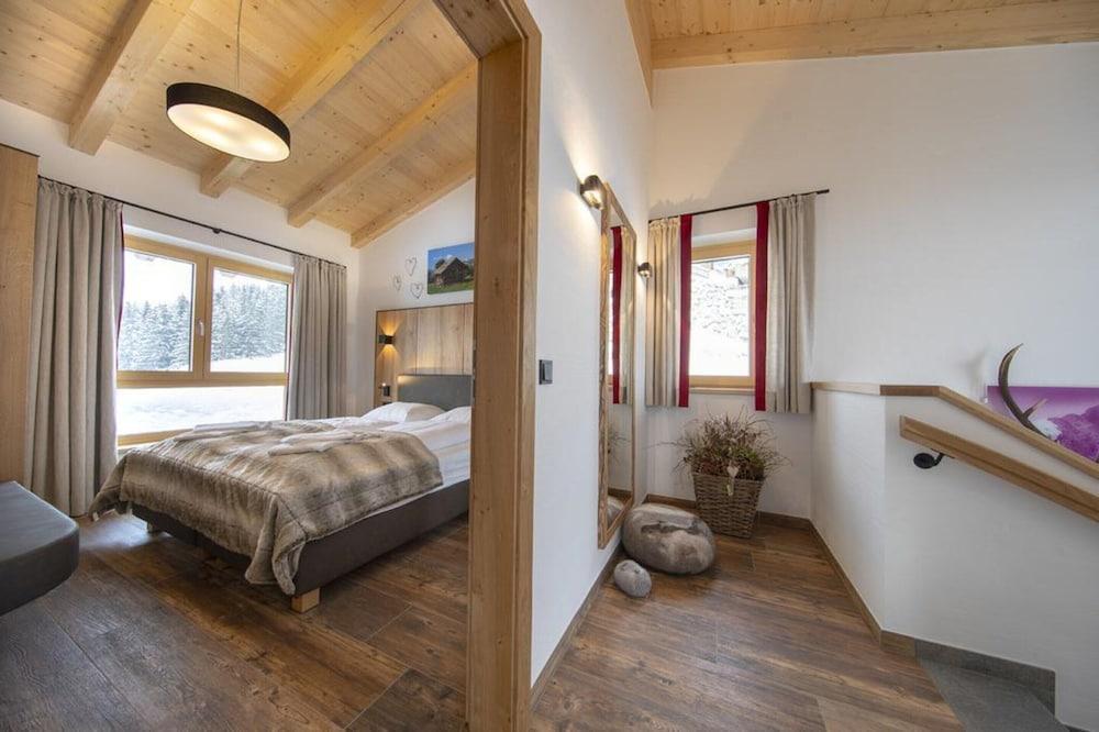 Comfy Chalet in Neukirchen near Wildkogel Ski Arena