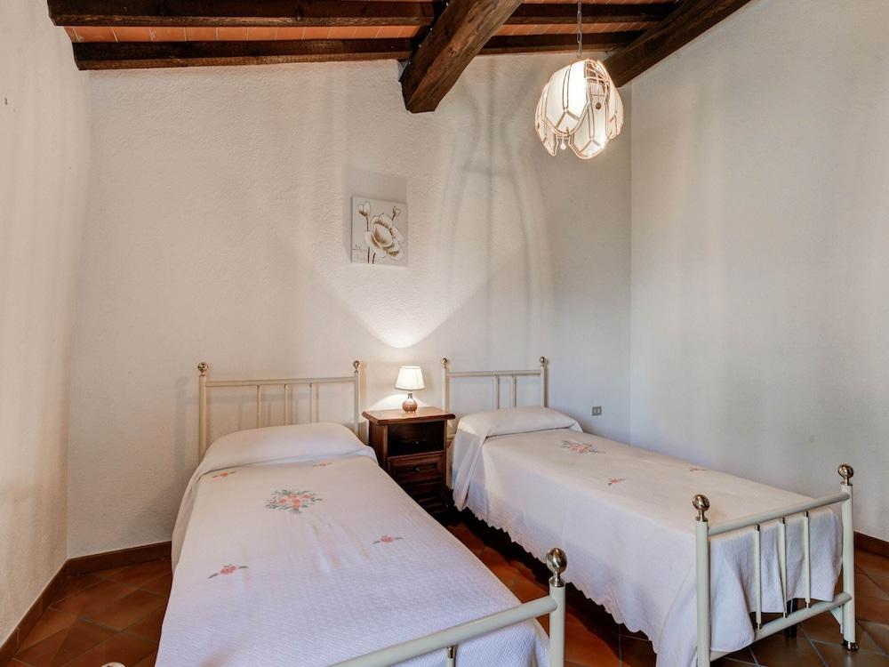 Varna Charm: Tuscan Getaway