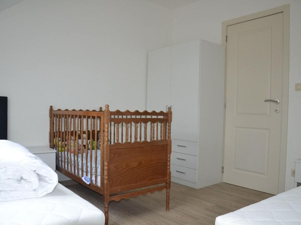 Apartment in Antwerp Near Verbeke Museum