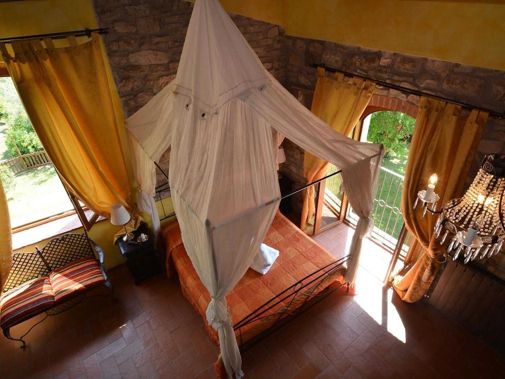 Apartment With Pool, Rignano