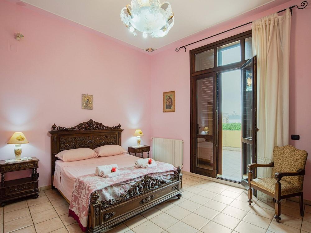 Pet-friendly Villa w/ Pool