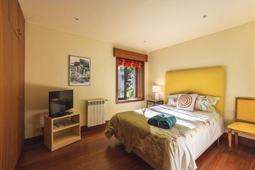 Impeccable 5 Bed House in Santa Cruz do Douro