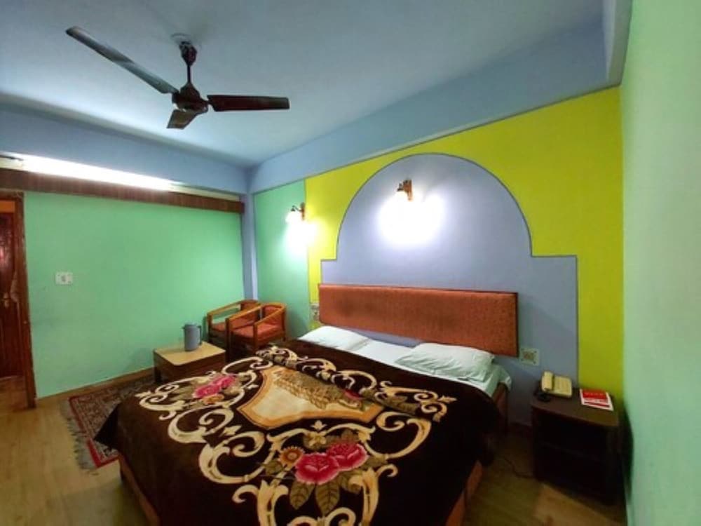 Goroomgo Radha Continental Nainital