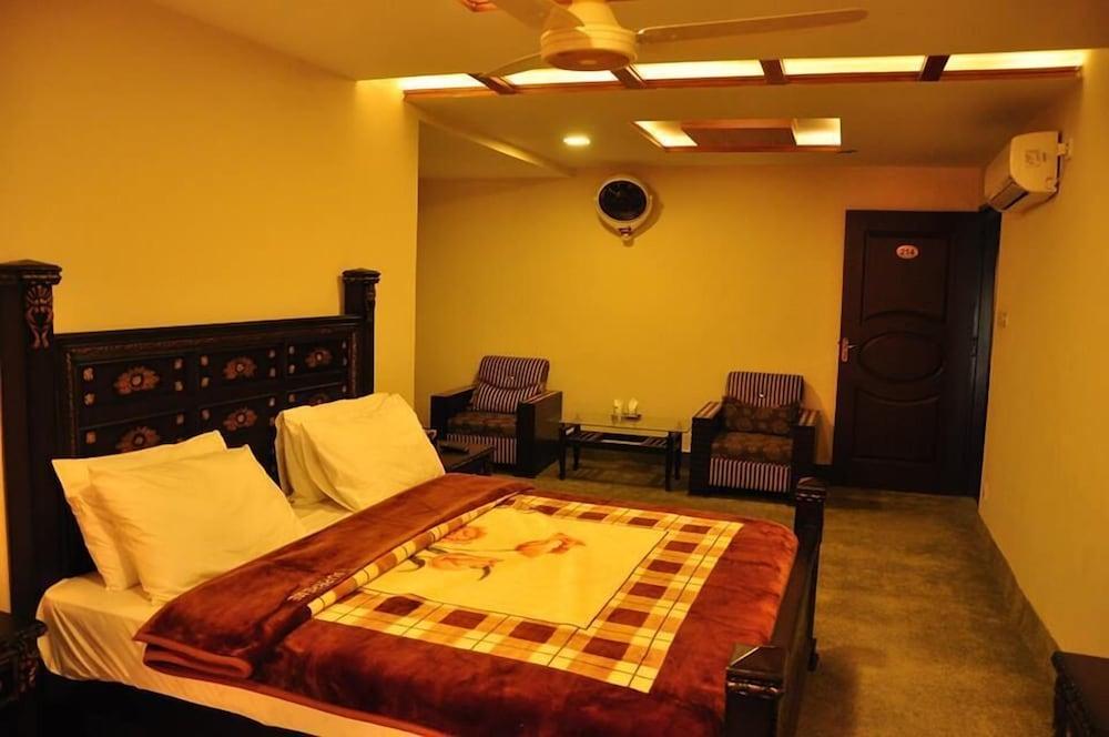 Hotel Heaven Heights