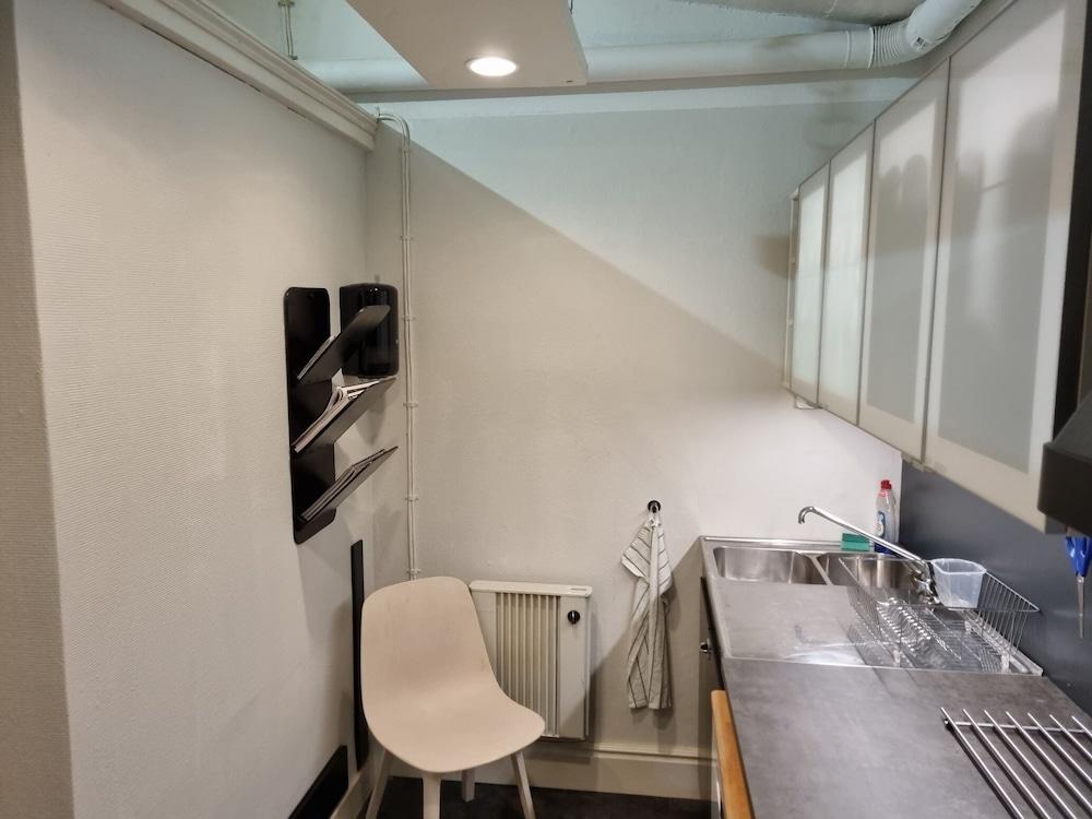 2 Bed Retreat - Sleeps 4 - Pets - Parking - Wifi