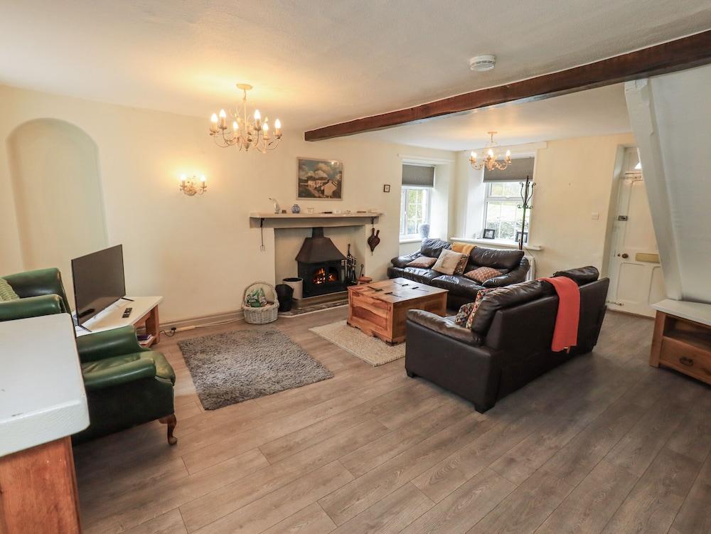 Smithy Cottage at Bowland Bridge