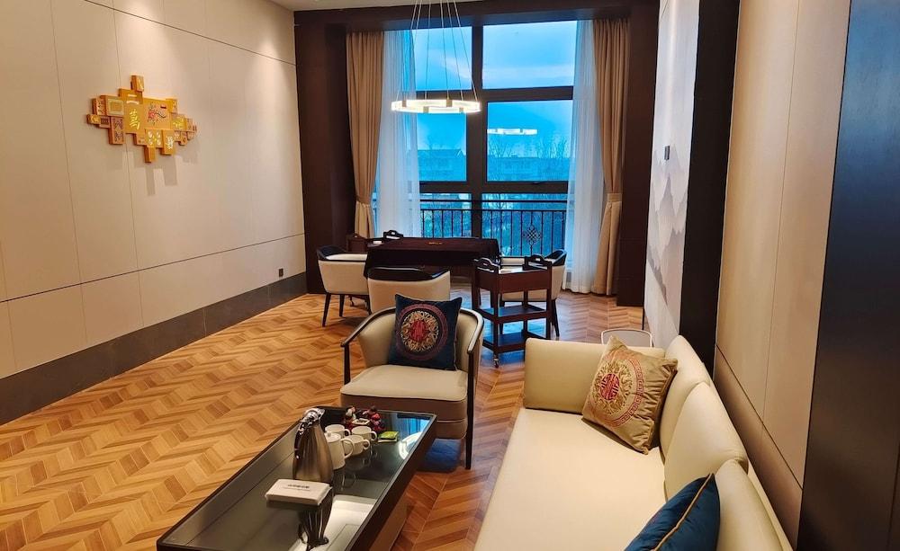 Howard Johnson By Wyndham Bayan Plaza Qidong