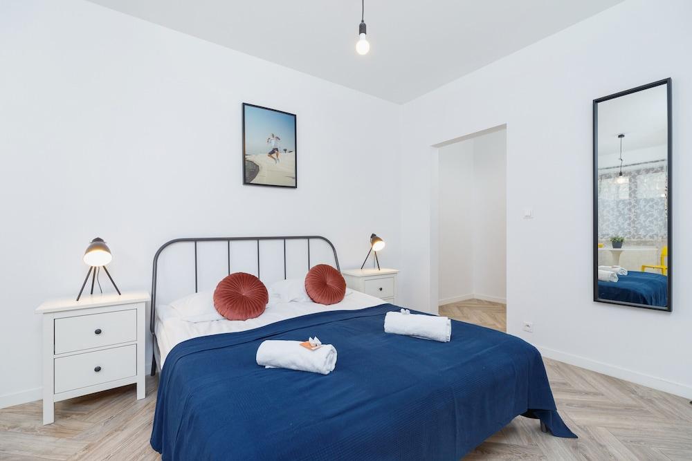 Premium Apartment Ludwinowska by Renters
