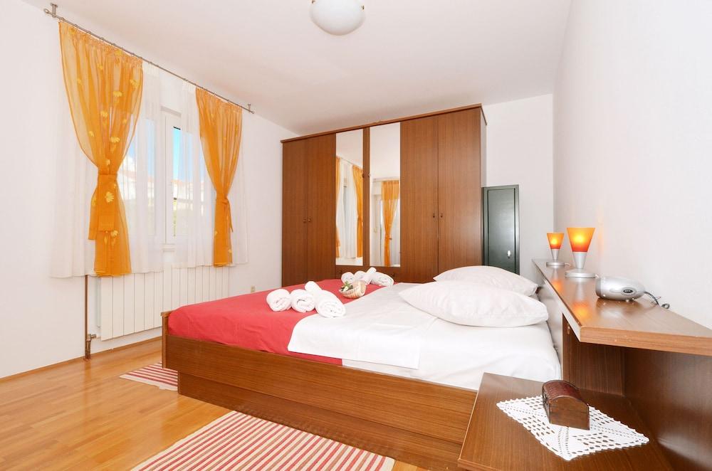 Lilly - spacious 3 bedroom apartment