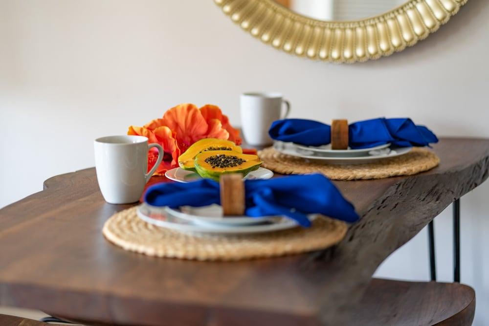 Kahana Manor 418 1 Bedroom Condo by RedAwning