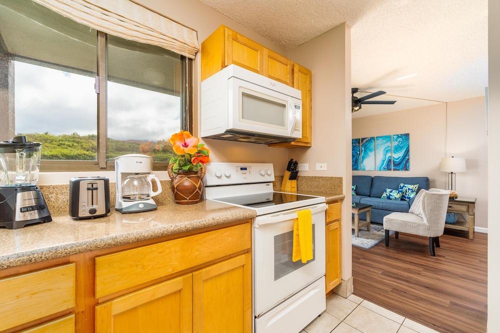 Kahana Manor 418 1 Bedroom Condo by RedAwning