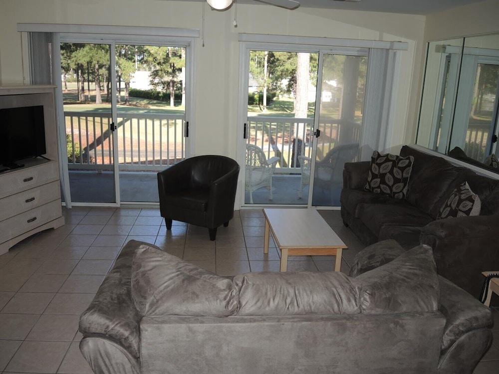 Golf Course View Condo 3005m With Outdoor Pool in Brunswick Plantation Resort and Golf by Redawning