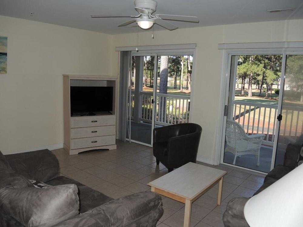 Golf Course View Condo 3005m With Outdoor Pool in Brunswick Plantation Resort and Golf by Redawning