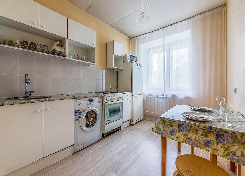 Apartment Hanaka Perovskaya 75