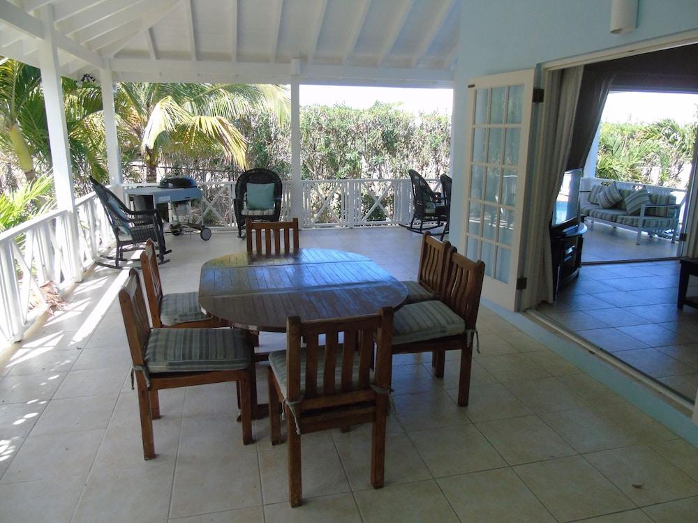 Luxury Villa-sleeps 6-private Pool