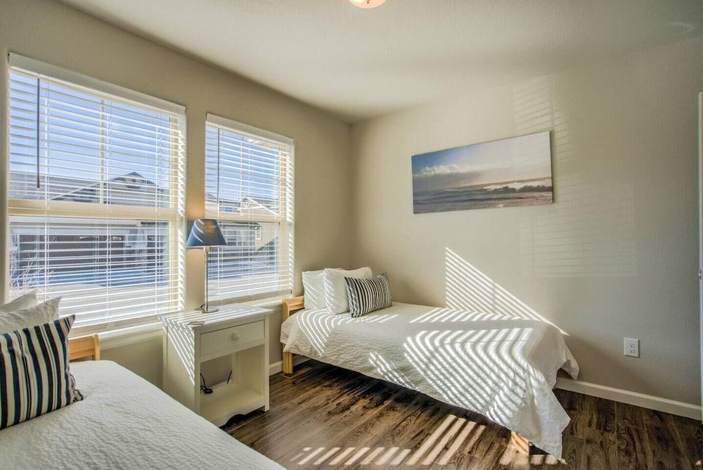 4BR Modern Townhome Close to Usafa!