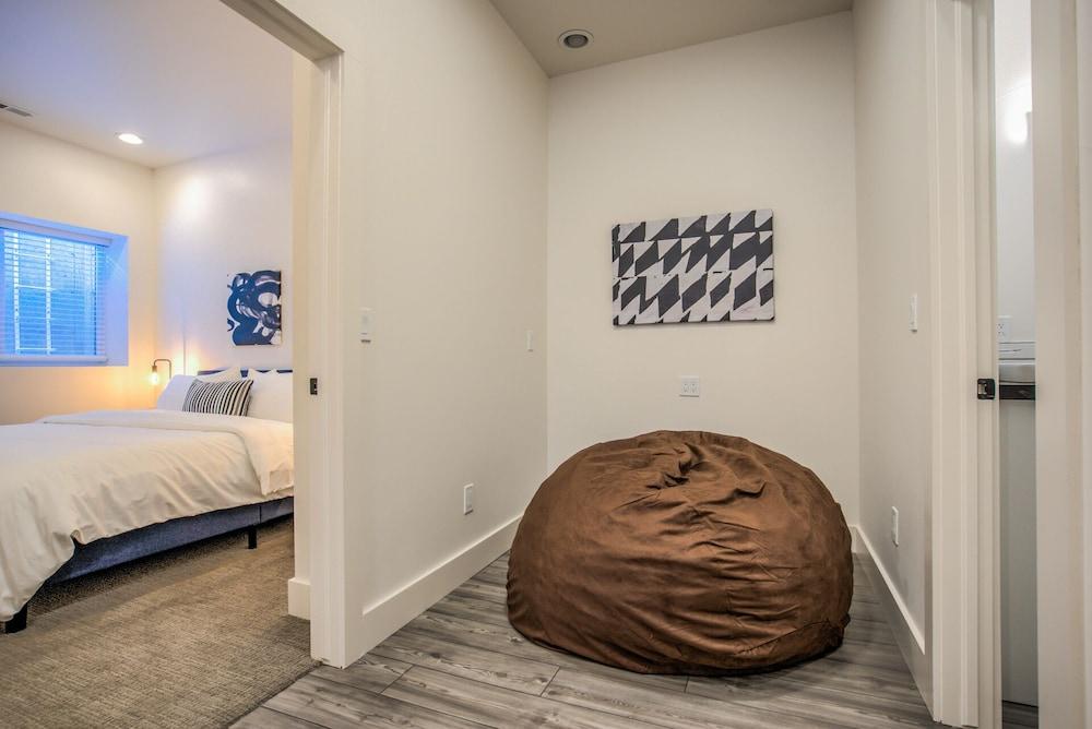 2bdmodern Garden Level-perfectoff Downtown Area