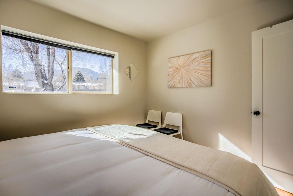 4brbroadmoor Retreathottub, Firepit, Near Trails