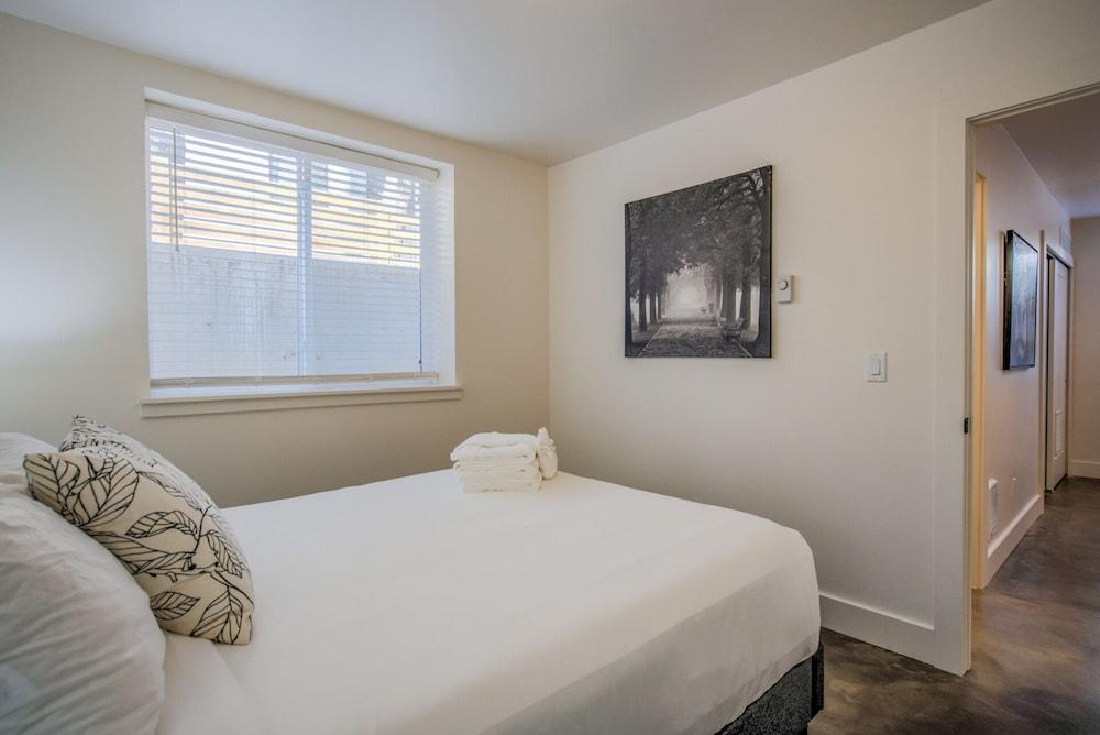 7brdowntown BIG & Moderngroups, Events & More!