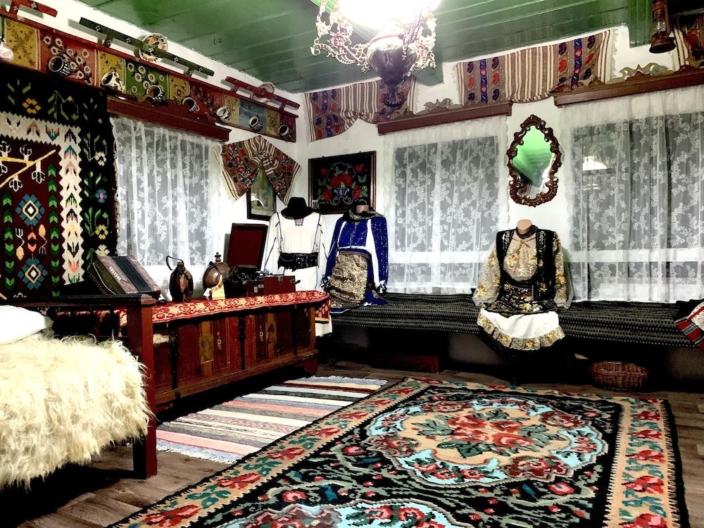 Charming Traditional House in a Pristine Location