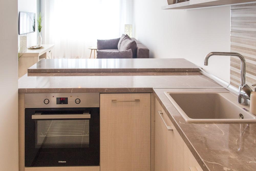 Natasha Sea View Apartment