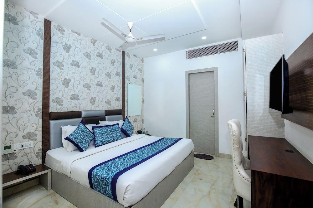 Hotel A Star - 50 Meter from Golden temple