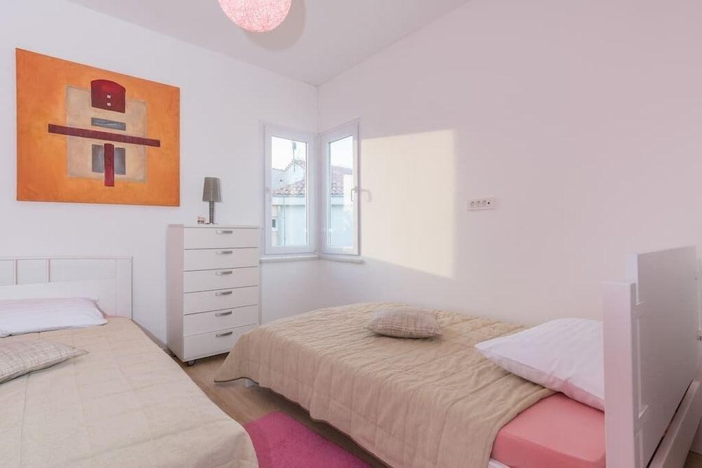 Luxury Villa White Rose with the Pool