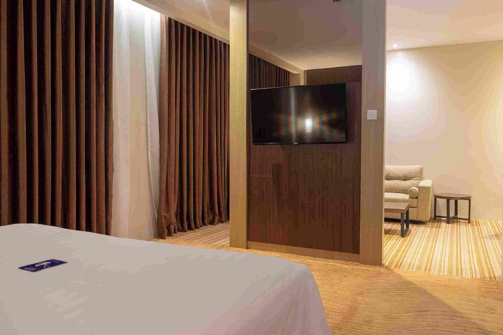 Aston Gorontalo Hotel & Convention Center