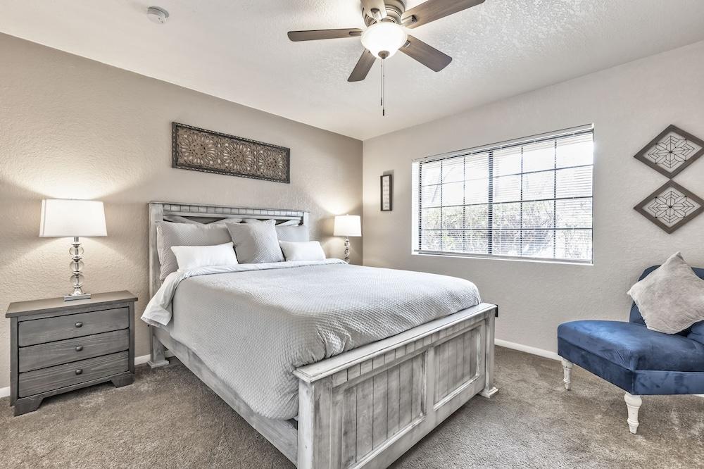 Luxurious Home with Red Rock Views