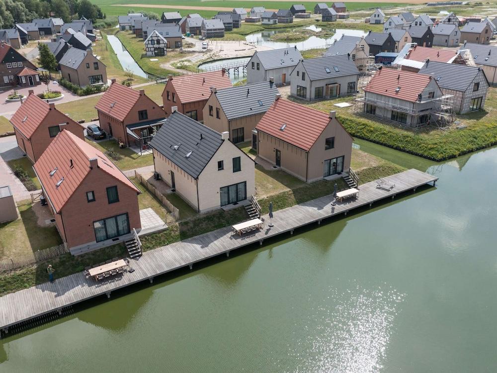 Villa by Lake Veere With Sauna