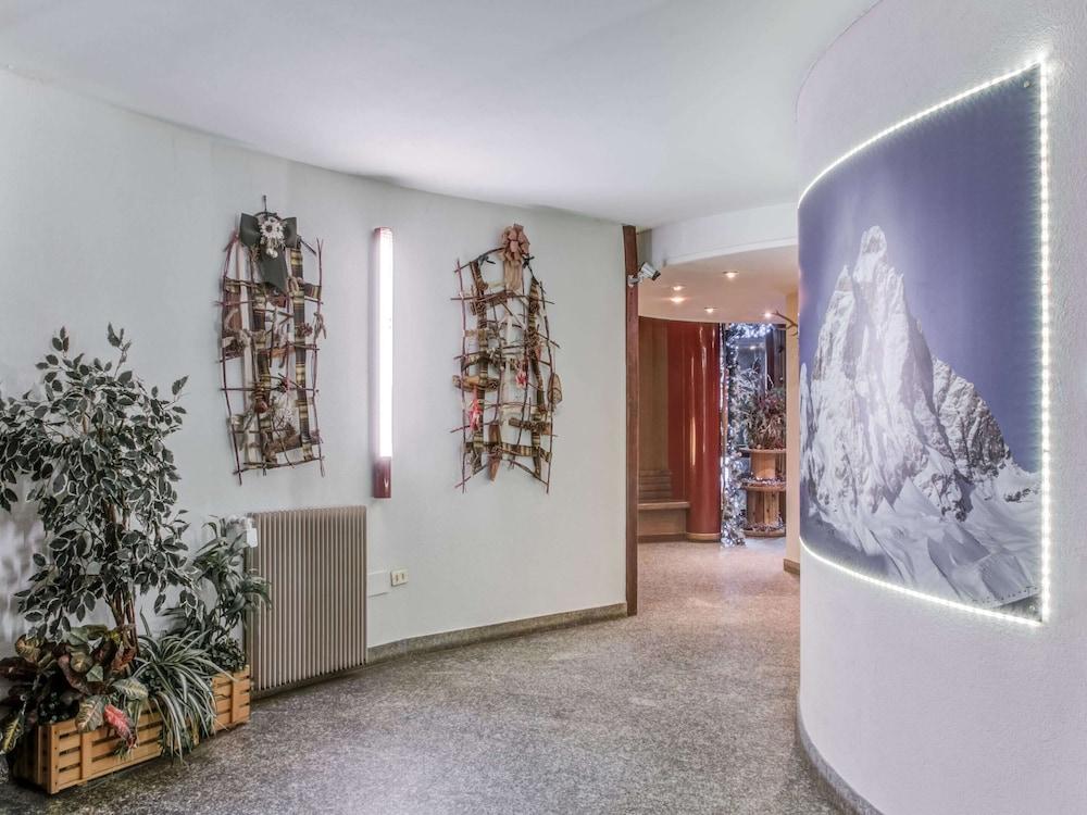 Apartment in Cervinia With Ski Access