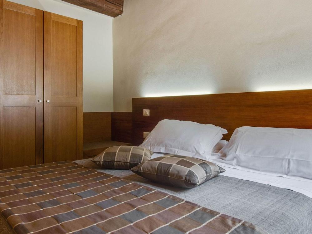 Family Escape With Pools and Sauna